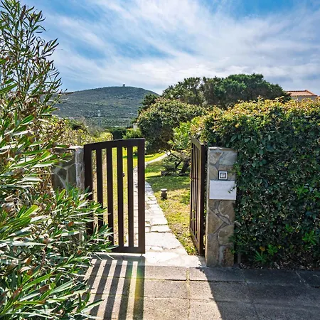 Nyaraló Esclusiva Con 600mq Di Giardino Sulla Della Pelosa Stintino