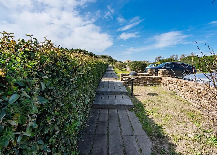 Esclusiva Con 600mq Di Giardino Sulla Della Pelosa Vakantiehuis